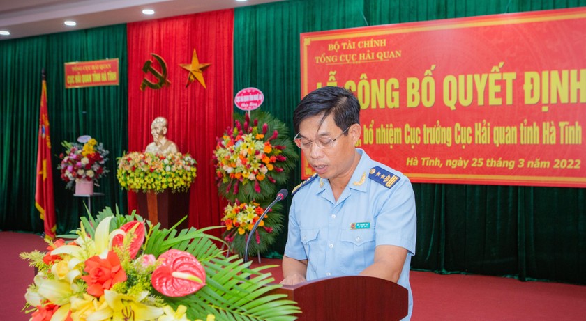Tân Cục trưởng Cục Hải quan Hà Tĩnh, Bùi Thanh San phát biểu nhận nhiệm vụ.