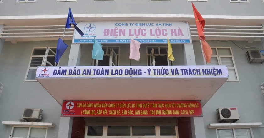 Trụ sở Điện lực Lộc Hà - nơi 2 công nhân bị tạm đình chỉ công tác.