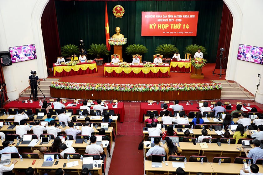 Nhiều câu hỏi bức thiết dành cho tư lệnh ngành tại kỳ họp HĐND tỉnh Hà Tĩnh