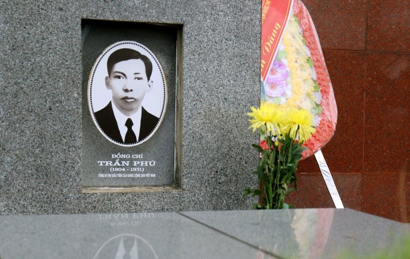 Phần mộ cố Tổng Bí thư Trần Phú ở xã Tùng Ảnh, huyện Đức Thọ, Hà Tĩnh. Ảnh: PV