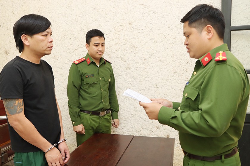 Công an huyện Cẩm Xuyên bắt nhanh đối tượng Nguyễn Đình Tiệp. Ảnh: PV
