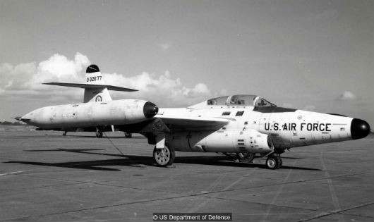 Chiến đấu cơ F-89D Scorpions được thiết kế để bắn hạ máy bay ném bom của Liên Xô 
