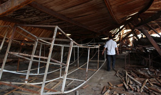 Hậu quả của vụ cháy là nhà xưởng của ông Lê Trí Minh đã bị hư hại và đổ sụp hoàn toàn 