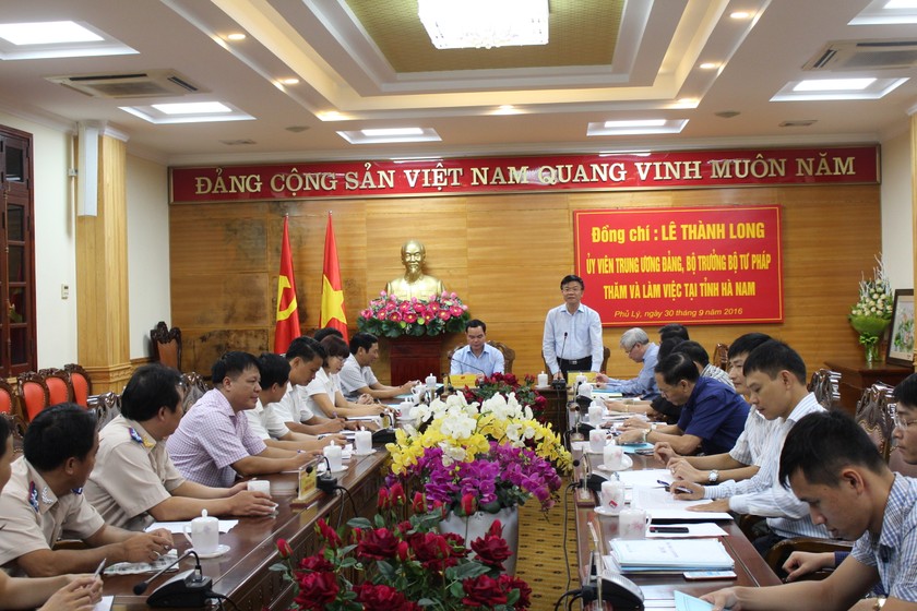 Bộ trưởng Lê Thành Long ghi nhận thành tích của Tư pháp Hà Nam