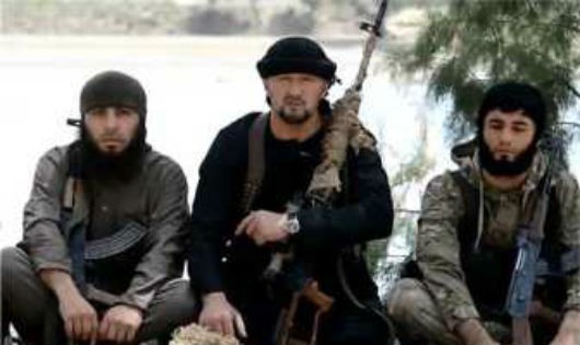 Gulmurod Khalimov (giữa) đang đầu quân cho IS 