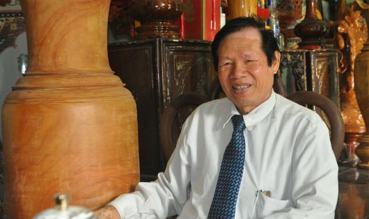Ông Nguyễn Tài Hận chia sẻ chuyện tìm kho báu hơn 30 năm trước.