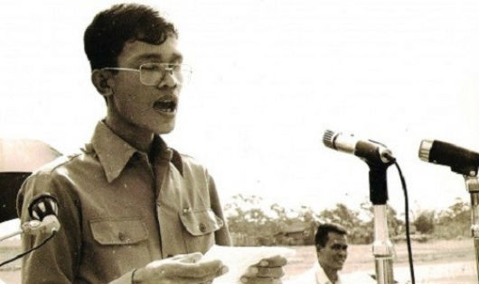 Ông Hun Sen thời trẻ.
