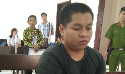Chau Sum tại phiên xét xử sơ thẩm