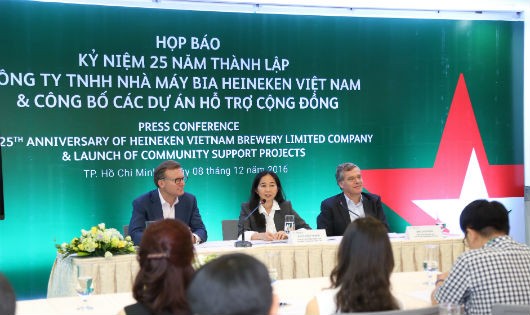 Ảnh: Lãnh đạo Heineken Châu Á – Thái Bình Dương và Nhà máy bia Heineken Việt Nam