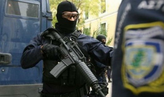 Cảnh sát Hy Lạp luôn đề cao cảnh giác cuộc chiến chống khủng bố