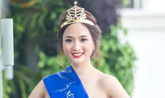 Nữ hoàng Đá quý 2016 Nguyễn Thị Oanh
