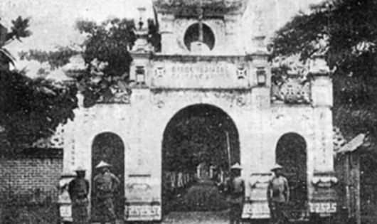Cổng trại lính khố xanh tỉnh Thái Nguyên xây năm 1913, nơi diễn ra cuộc khởi nghĩa năm 1917