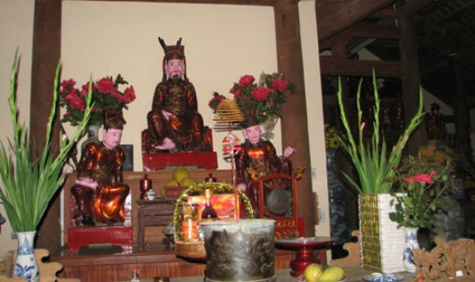 Chuyện ly kỳ sau bức tượng Vua quỳ cõng Phật, Đức Ông bỏ giày co chân 
