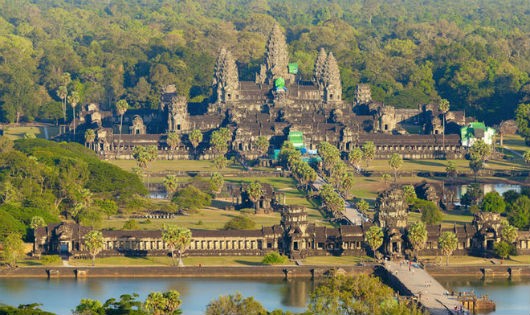 Quần thể Angkor Wat được xây dựng suốt 30 năm kể từ năm 1113 