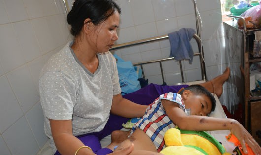 Cháu Nguyễn Văn An tại Bệnh viện Đa khoa tỉnh Đắk Lắk