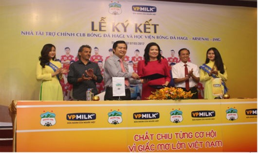 Câu lạc bộ Hoàng Anh Gia Lai có nhà tài trợ mới VP Milk
