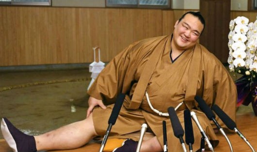 Kisenosato, nhà vô địch sumo đầu tiên người Nhật Bản kể từ năm 1998
