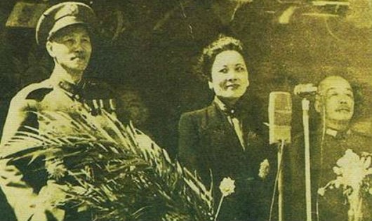 Tưởng Giới Thạch (trái), Tống Mỹ Linh và Trần Nghi
