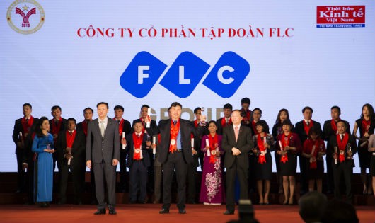 Ông Đỗ Quang Lâm nhận danh hiệu “Thương hiệu mạnh” năm 2016 từ Ban Tổ chức