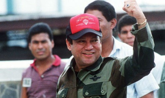 Ông Manuel Noriega vui mừng sau khi thoát khỏi vụ đảo chính hụt tháng 10/1989