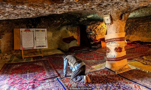 Những hình ảnh về ngôi làng sống dưới hang động Meymand.