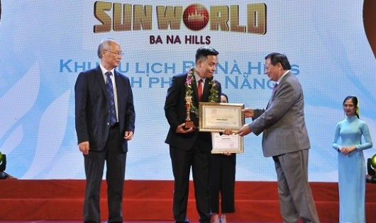 Sun World Ba Na Hills ba lần liên tiếp nhận danh hiệu “Khu du lịch hàng đầu Việt Nam”