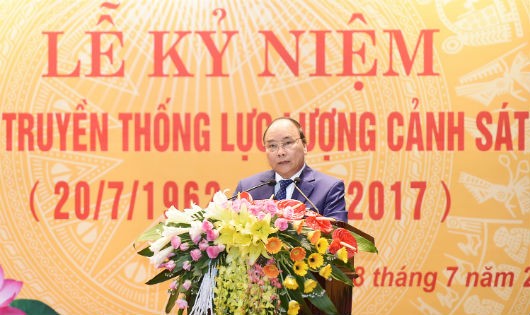 Thủ tướng Nguyễn Xuân Phúc giao 5 nhiệm vụ cho lực lượng cảnh sát