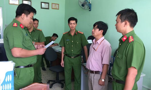 Cơ quan Cảnh sát điều tra đọc lệnh bắt ông Trần Tuấn Kiệt