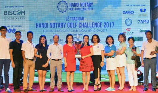 Nữ gôn thủ vô địch giải HANOI NOTARY GOLF CHALLENGE 2017