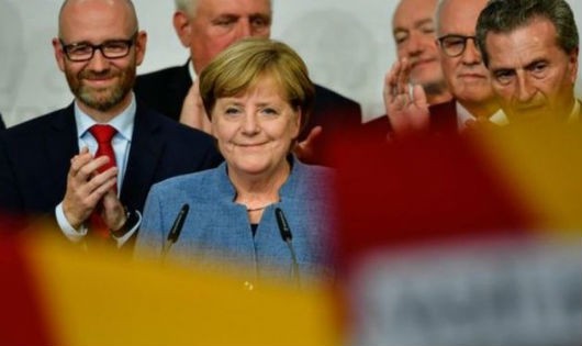 Dù giành được nhiều phiếu nhất, song bà Merkel và CDU/CSU vẫn phải tìm kiếm liên minh