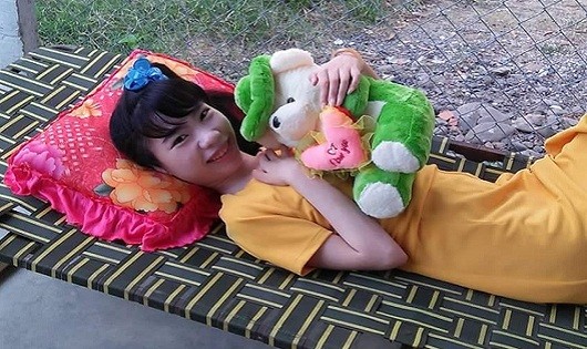 Cô gái khuyết tật Nguyễn Thủy Tiên