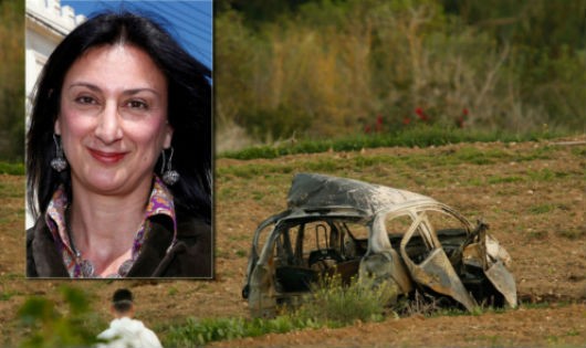 Nhà báo Galizia và chiếc xe của bà bị đánh bom