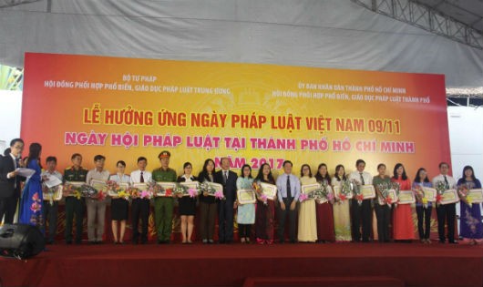 TP.HCM:  Nhiều mô hình mới, cách làm hay, sáng tạo hưởng ứng Ngày Pháp luật Việt Nam