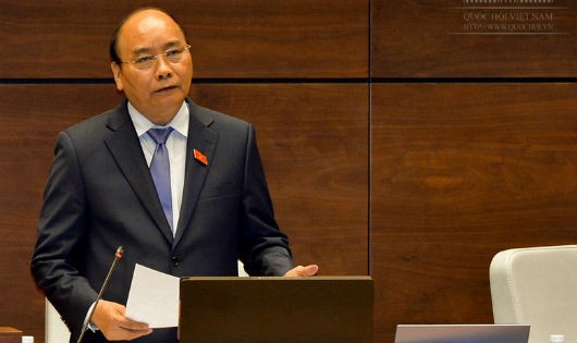 Thủ tướng Chính phủ Nguyễn Xuân Phúc trả lời chất vấn tại phiên họp