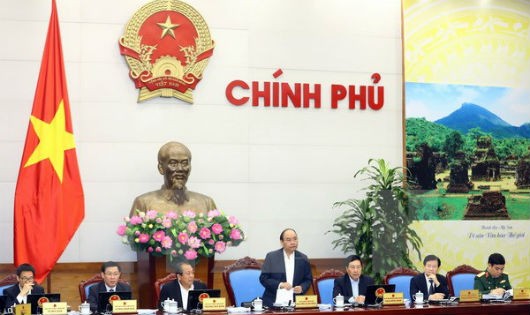 Thủ tướng Nguyễn Xuân Phúc phát biểu trong phiên họp.
