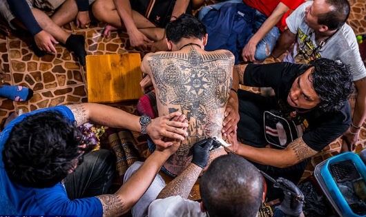 Những hình ảnh về nghệ thuật xăm sak yant ở Thái Lan