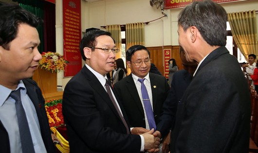 Phó Thủ tướng Vương Đình Huệ tiếp xúc cử tri huyện Đức Thọ, tỉnh Hà Tĩnh.