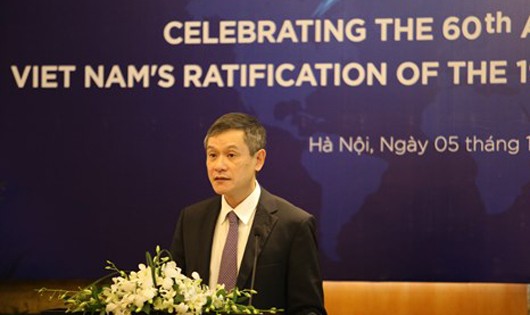 Trợ lý Bộ trưởng Bộ Ngoại giao Nguyễn Minh Vũ phát biểu khai mạc hội thảo. Ảnh: Báo Quân đội nhân dân.