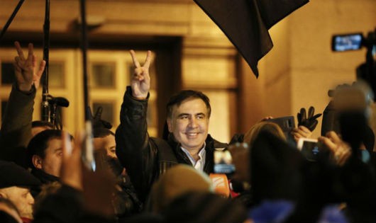 Ông Saakashvili vui mừng sau khi được trả tự do hôm 11-12