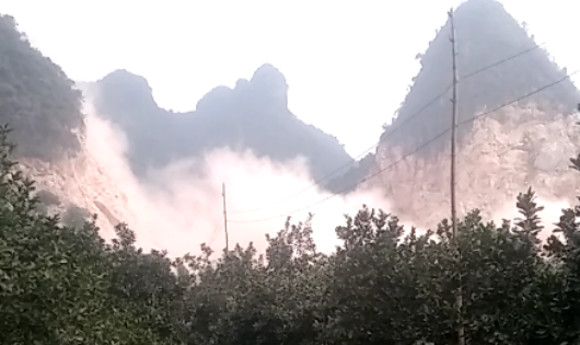 Lương Sơn (Hòa Bình): Doanh nghiệp nổ mìn, đá “bay thẳng” vào nhà dân