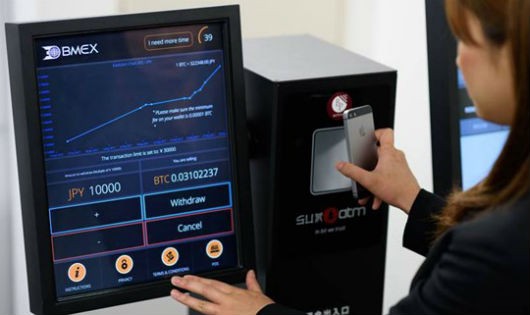Sử dụng máy ATM dành cho bitcoin tại Nhật Bản