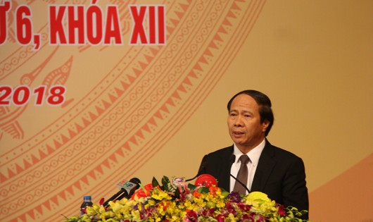 Bí thư Thành uỷ, Chủ tịch HĐND TP Lê Văn Thành chủ trì Hội nghị.
