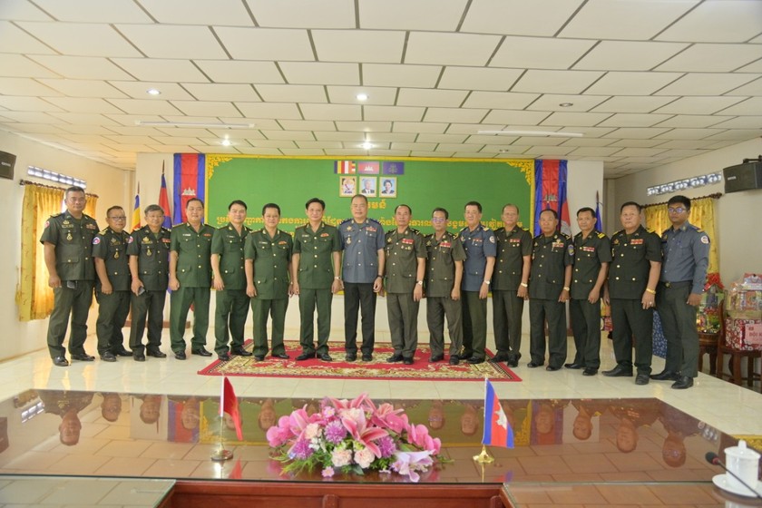 BĐBP Kiên Giang chúc Tết Chôl Chnăm Thmây nước bạn Campuchia