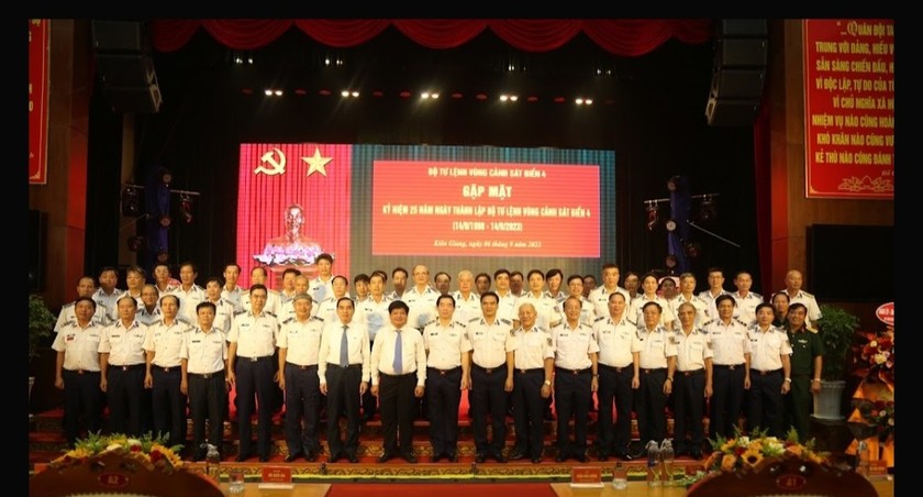 Bộ tư lệnh Vùng Cảnh sát biển 4 gặp mặt kỷ niệm 25 năm ngày thành lập