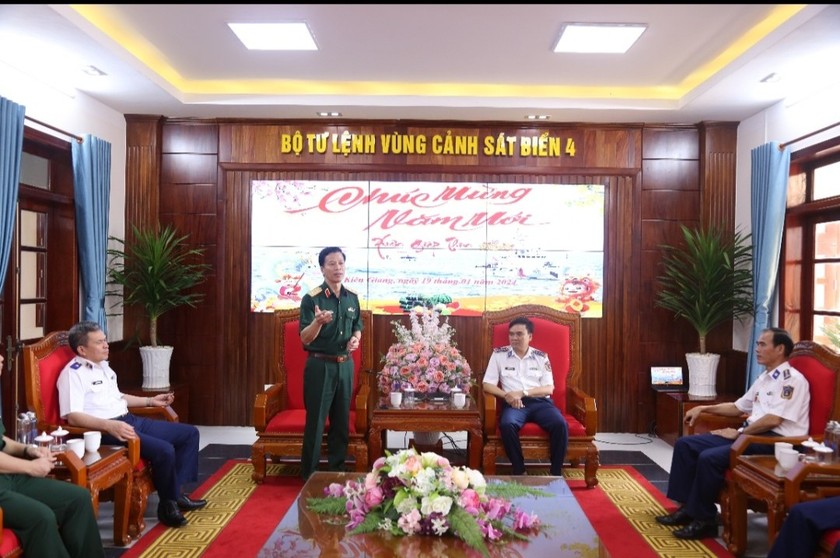 Trung tướng Nguyễn Trọng Bình – Phó Tổng Tham mưu trưởng Quân đội nhân dân Việt Nam phát biểu chúc tết và giao nhiệm vụ cho Vùng Cảnh sát biển 4.