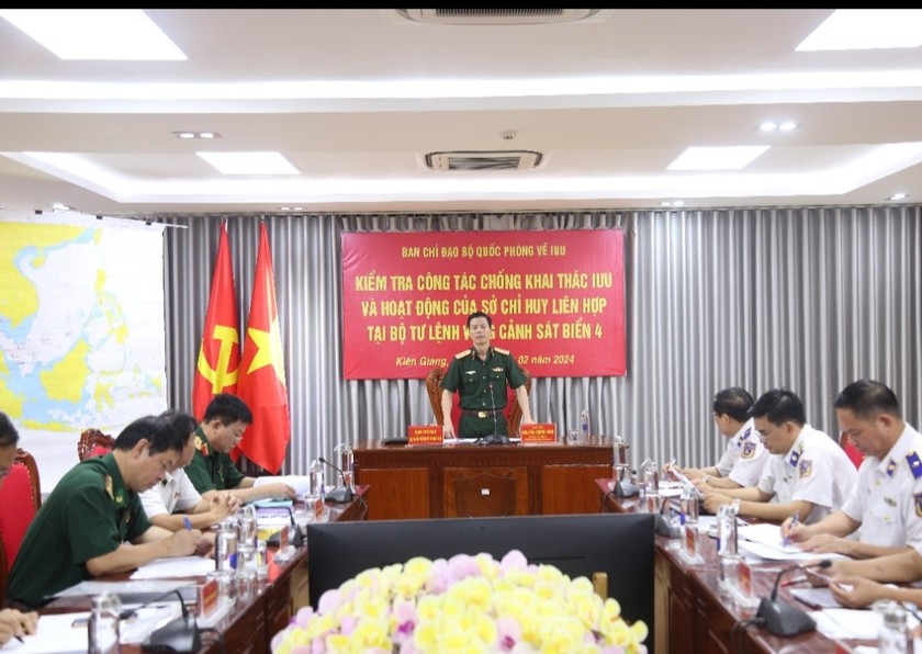 Trung tướng Nguyễn Trọng Bình - Phó tổng Tham mưu trưởng QĐND VN, trưởng ban chỉ đạo chống khai thác IUU Bộ Quốc phòng phát biểu tại hội nghị.