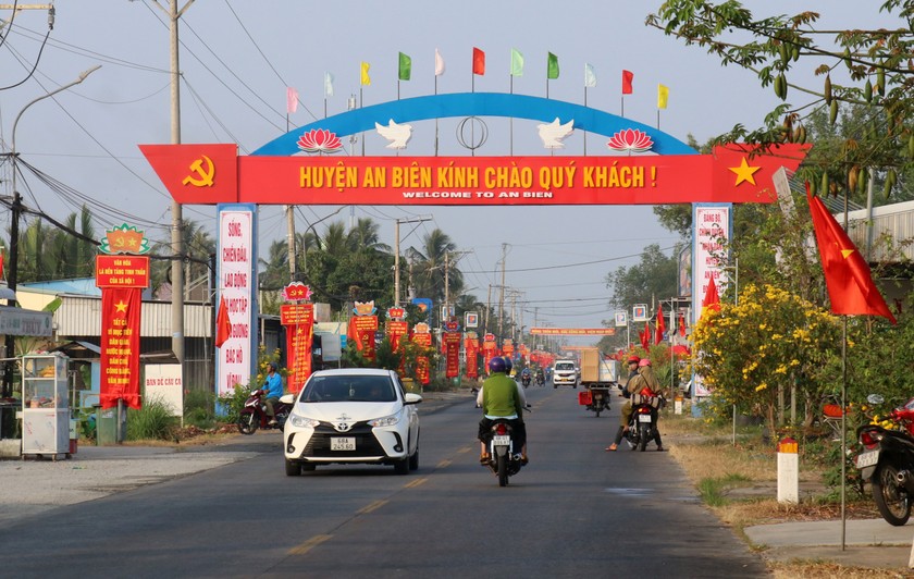 Cổng chào huyện nông thôn mới huyện An Biên.