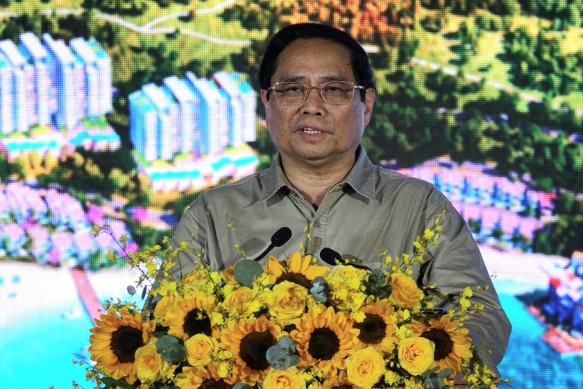 Thủ tướng Phạm Minh Chính phát biểu chỉ đạo tại lễ khởi công Tổ hợp du lịch nghỉ dưỡng và giải trí biển Hòn Thơm - Phú Quốc. Ảnh: Khánh Thùy.